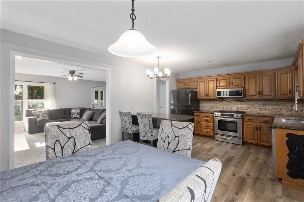 1102 S Elm Street — photo 10