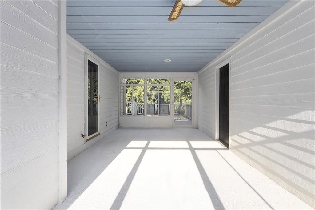1102 S Elm Street — photo 13