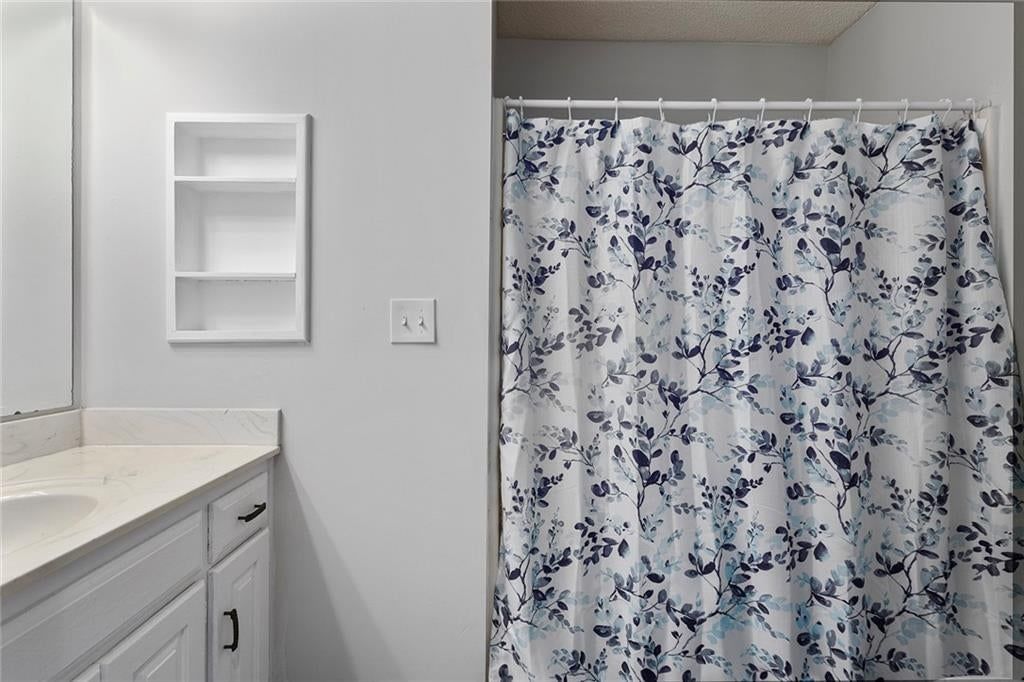 1102 S Elm Street — photo 16