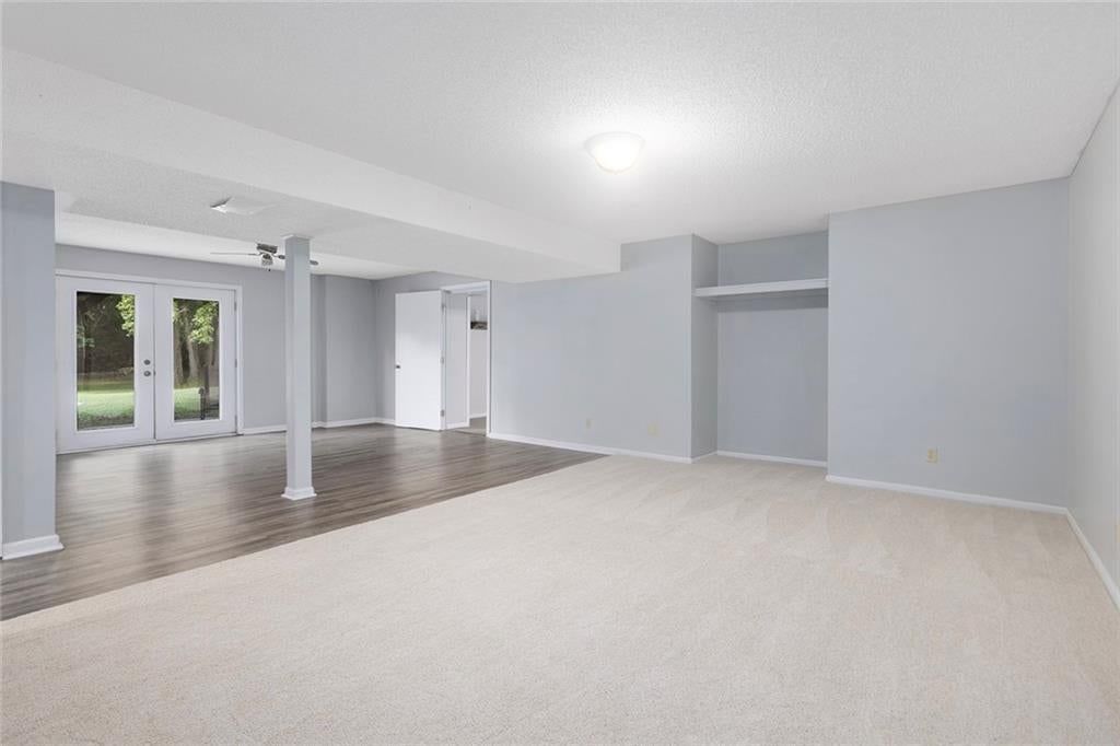 1102 S Elm Street — photo 22