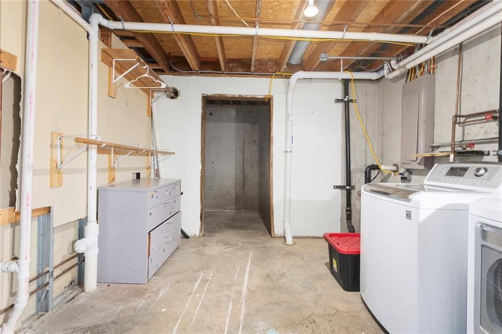 1102 S Elm Street — photo 32