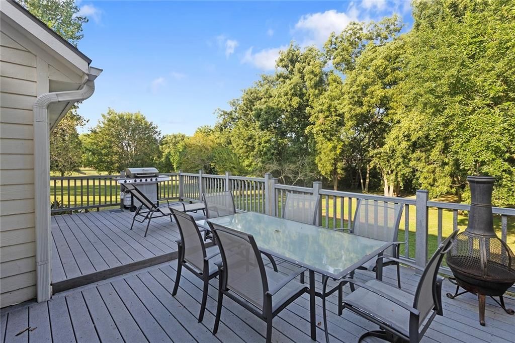 1102 S Elm Street — photo 34