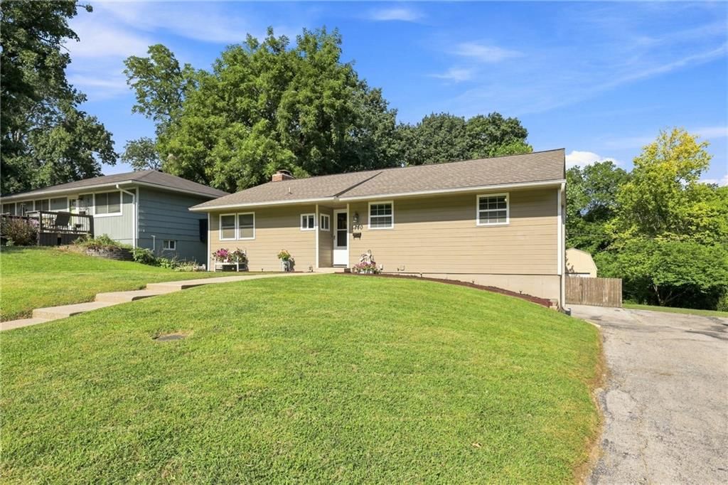 5440 N Cleveland Avenue — photo 3