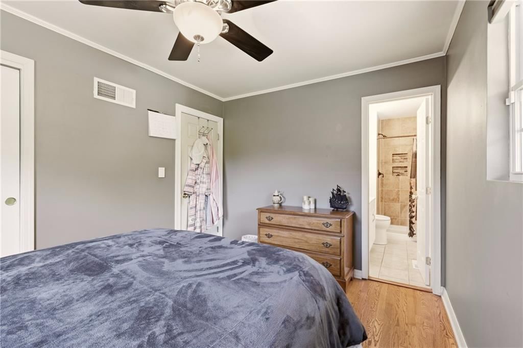 5440 N Cleveland Avenue — photo 16