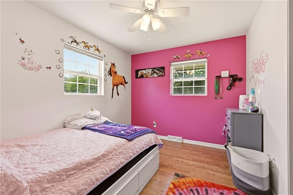 5440 N Cleveland Avenue — photo 17
