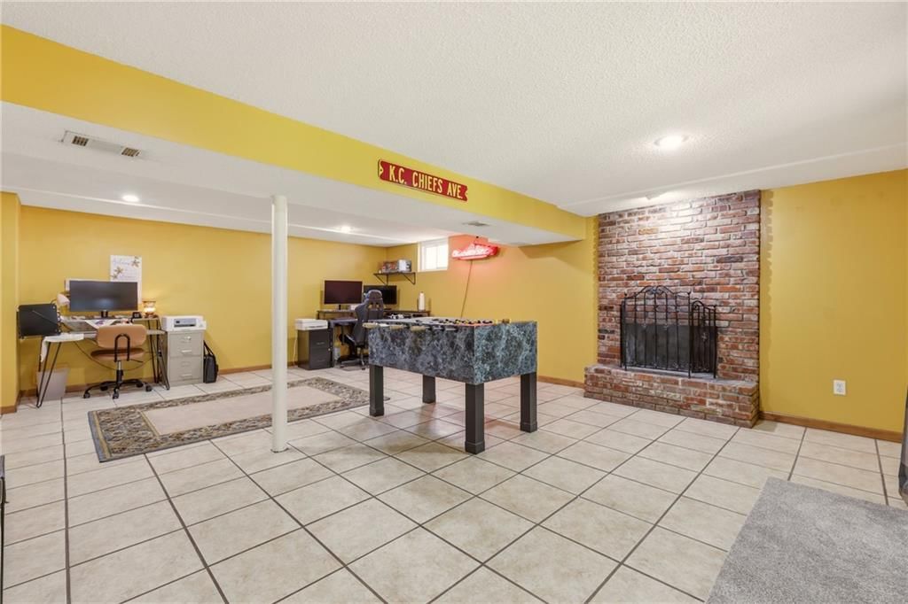 5440 N Cleveland Avenue — photo 20