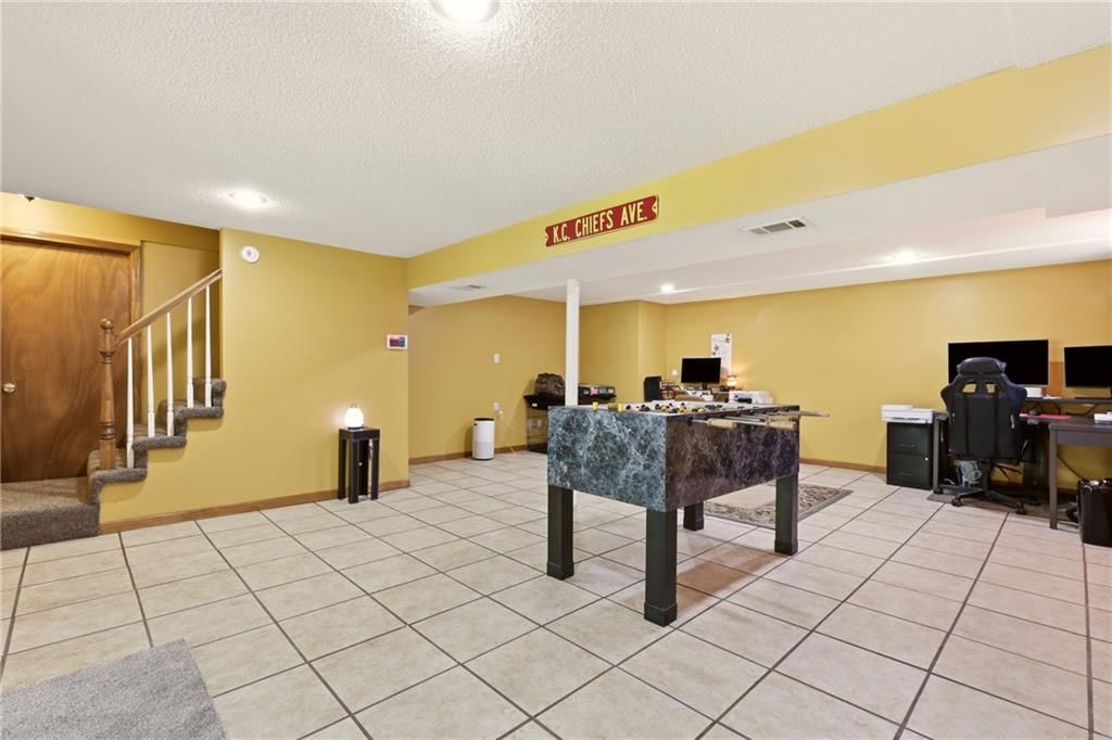 5440 N Cleveland Avenue — photo 21