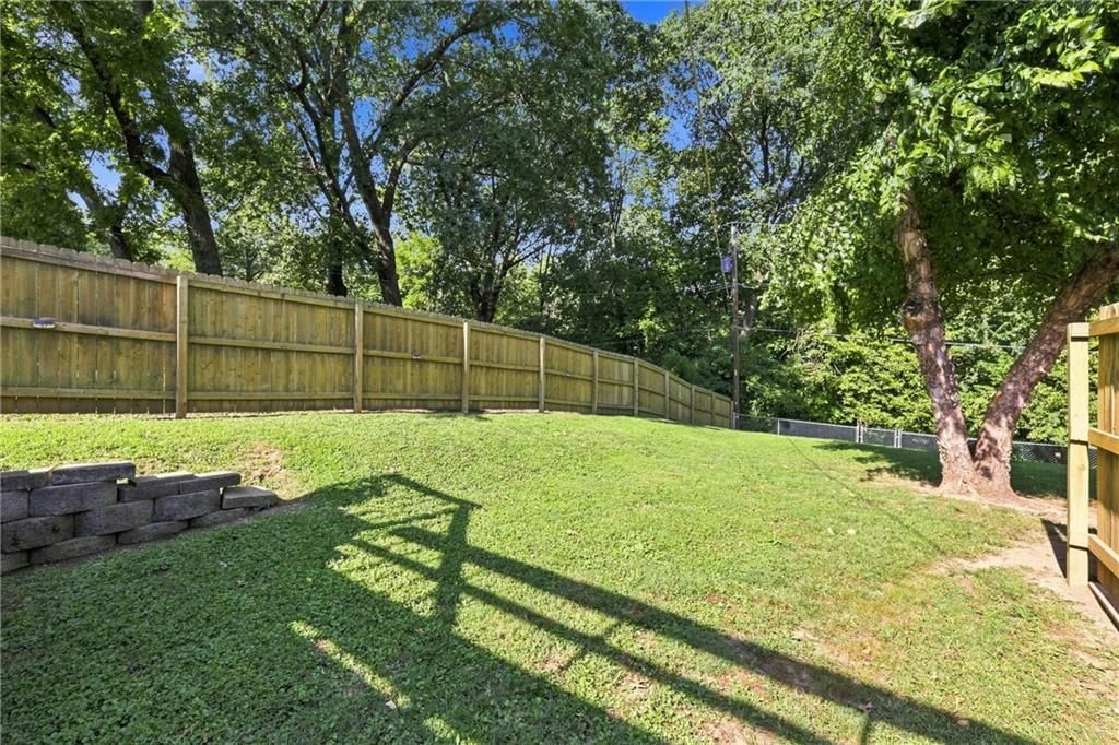 5440 N Cleveland Avenue — photo 30