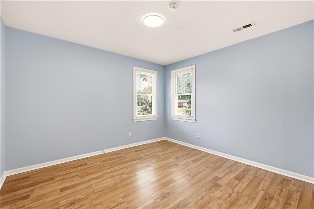 206 E Lake Street — photo 11