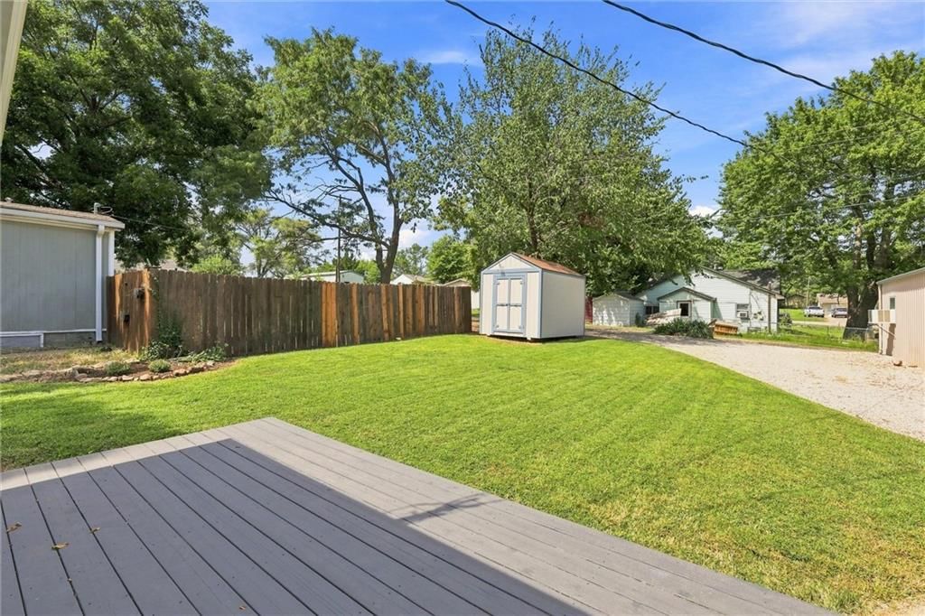 206 E Lake Street — photo 16