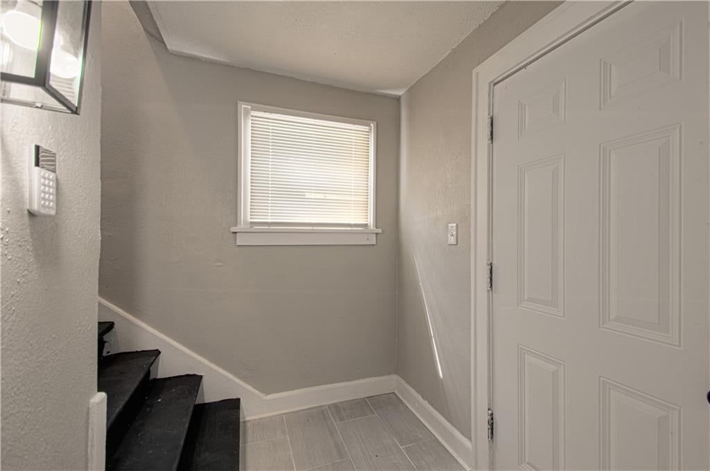 Photo 5 of 30 - 5339 Paseo Boulevard, Kansas City, MO 64110