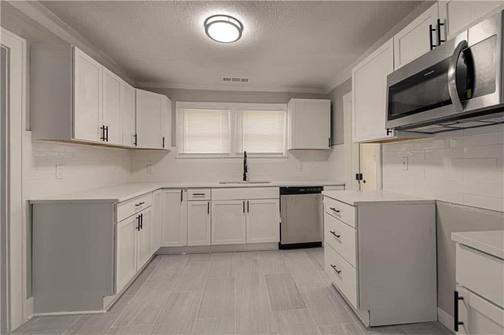 Photo 14 of 30 - 5339 Paseo Boulevard, Kansas City, MO 64110