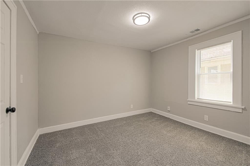 Photo 19 of 30 - 5339 Paseo Boulevard, Kansas City, MO 64110