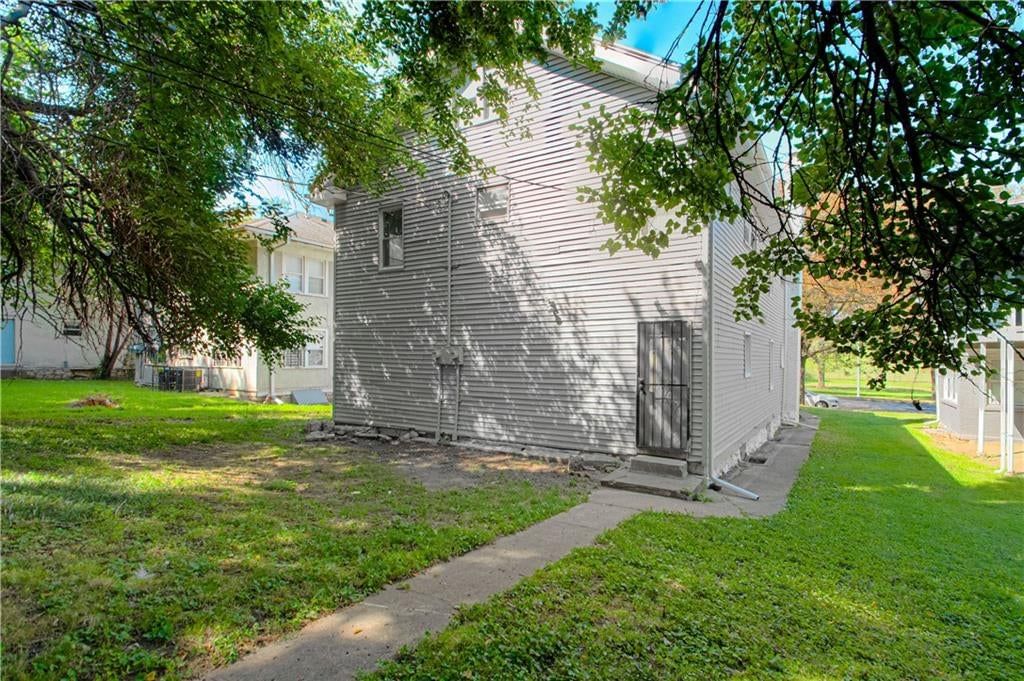 Photo 29 of 30 - 5339 Paseo Boulevard, Kansas City, MO 64110