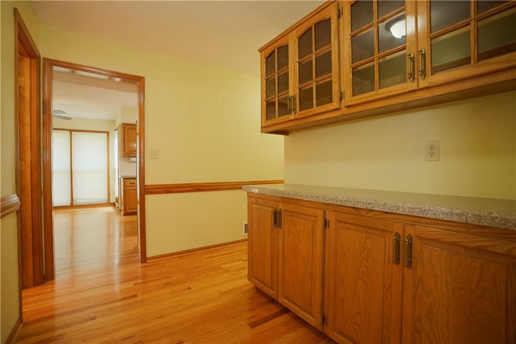 8543 Hallet Street — photo 14