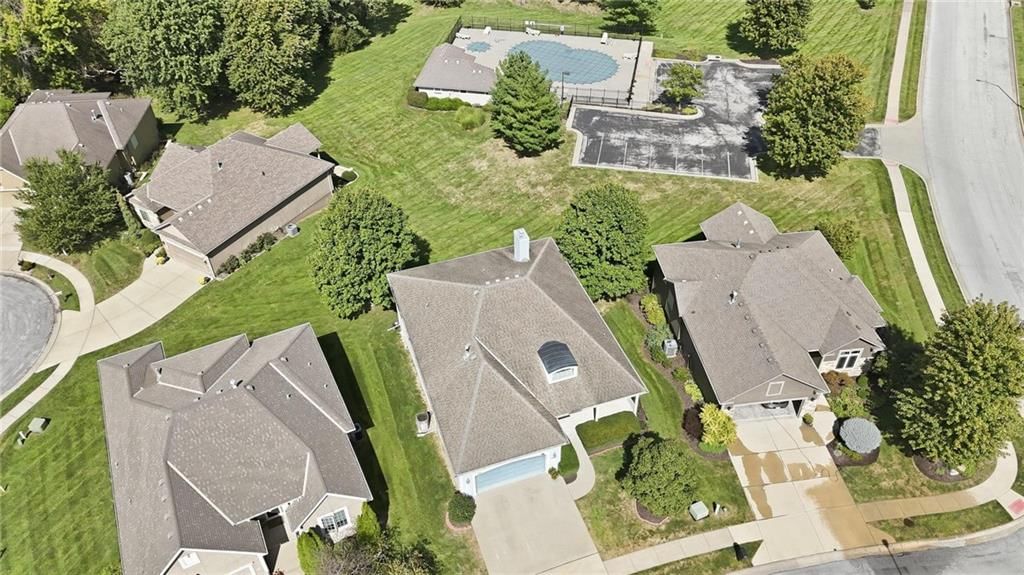 Photo 11 of 80 - 5704 NW 108th Court, Kansas City, MO 64154