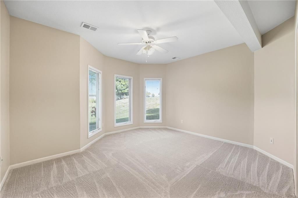 Photo 18 of 80 - 5704 NW 108th Court, Kansas City, MO 64154