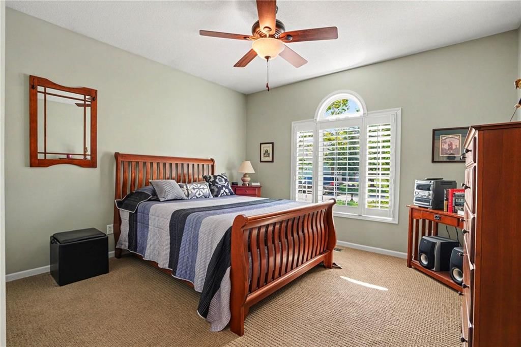 Photo 16 of 29 - 4400 NE 73rd Street, Kansas City, MO 64119