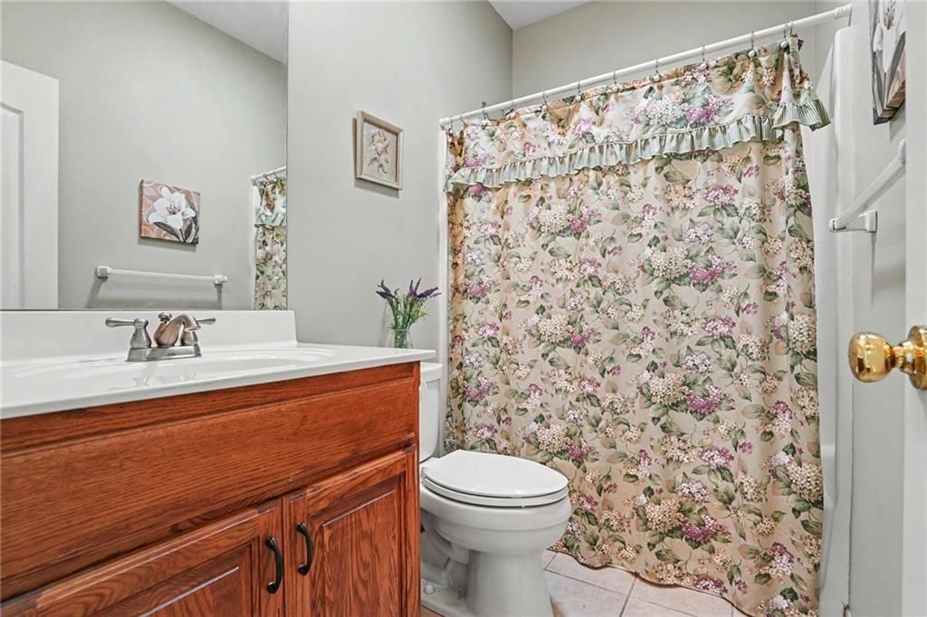 Photo 17 of 29 - 4400 NE 73rd Street, Kansas City, MO 64119