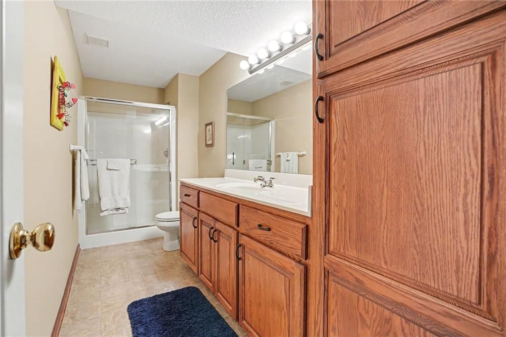 Photo 22 of 29 - 4400 NE 73rd Street, Kansas City, MO 64119