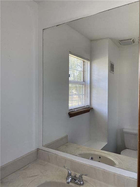 Photo 6 of 15 - 312 3rd Street, Belton, MO 64012