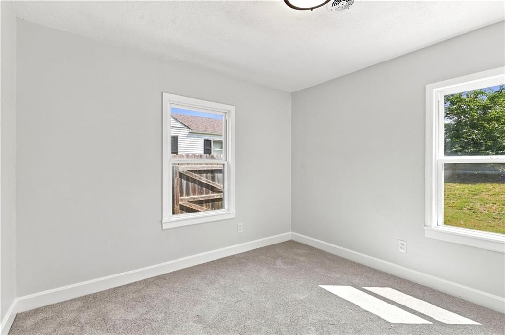 112 W 2nd Street — photo 18