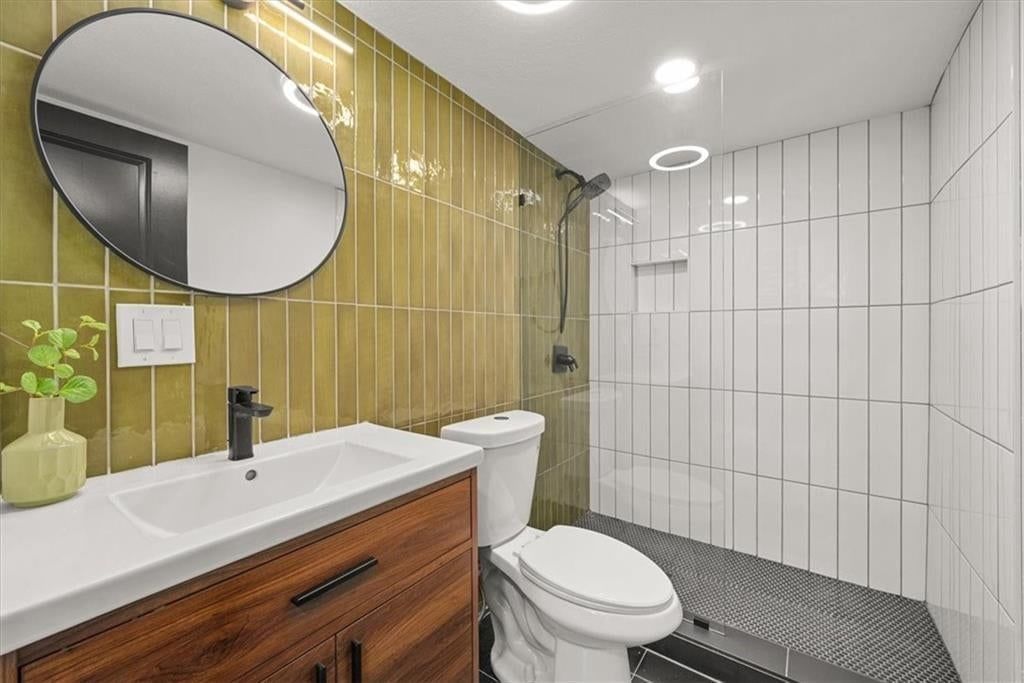 4715 Black Swan Drive — photo 35