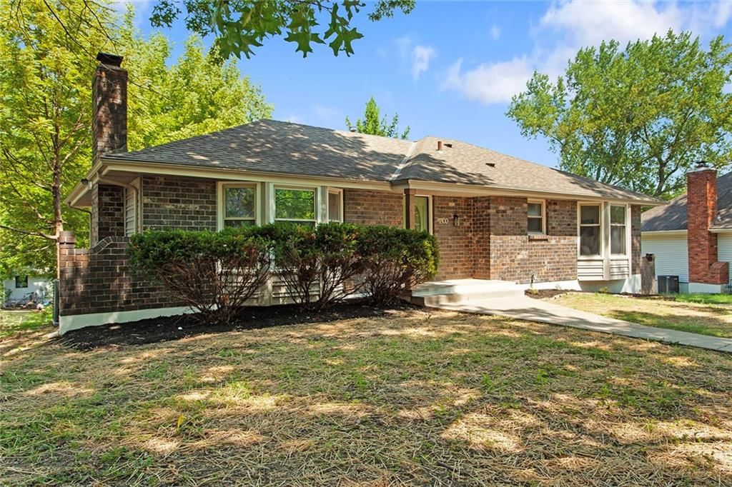 12100 E 60TH Terrace — photo 3