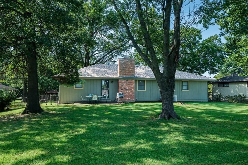 8716 Haskell Avenue — photo 24