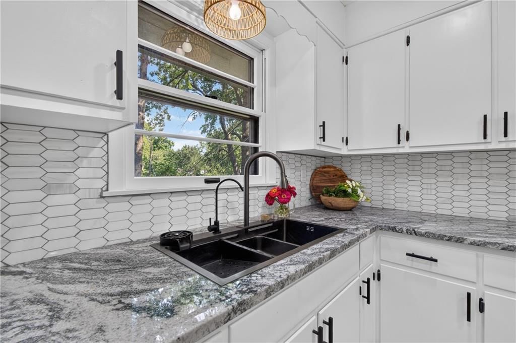 3737 N Walrond Avenue — photo 14