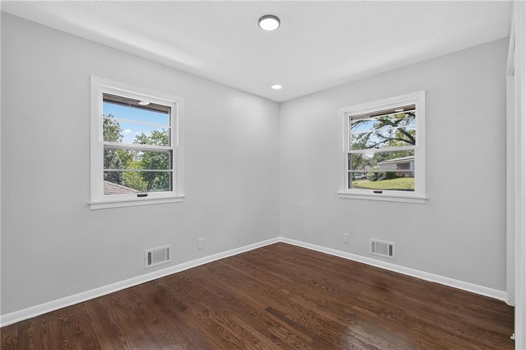 3737 N Walrond Avenue — photo 31