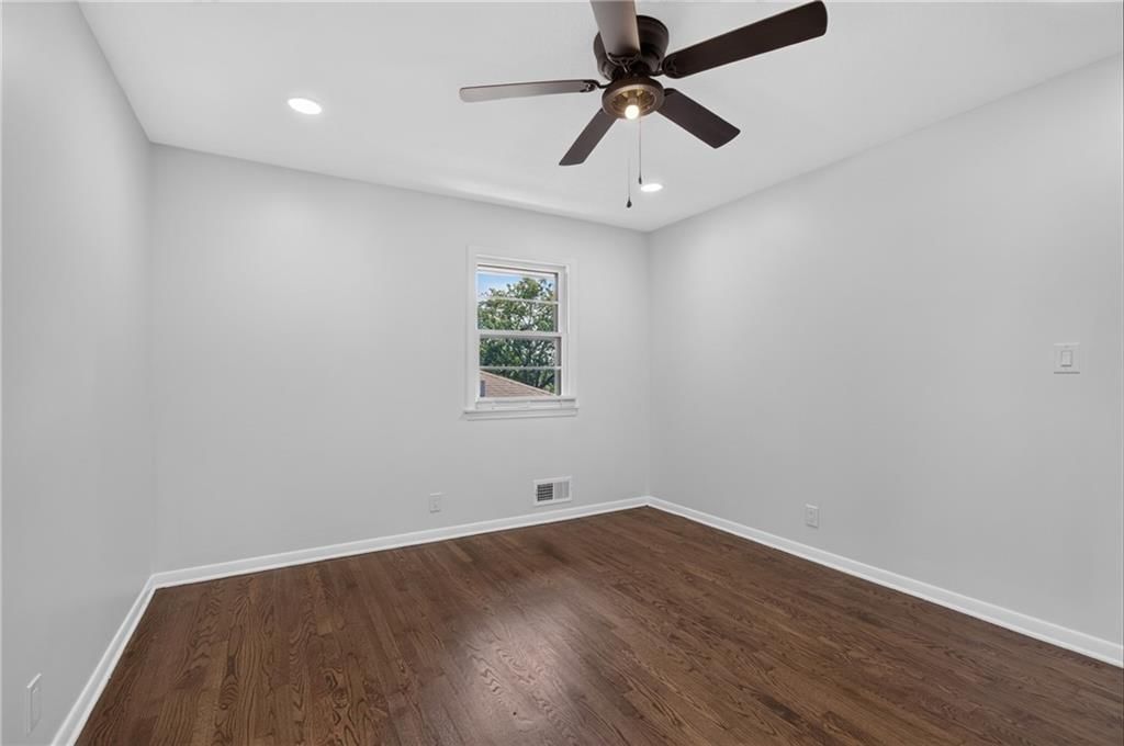 3737 N Walrond Avenue — photo 32