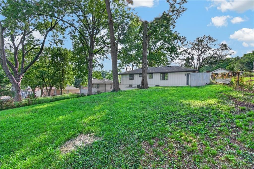 3737 N Walrond Avenue — photo 47
