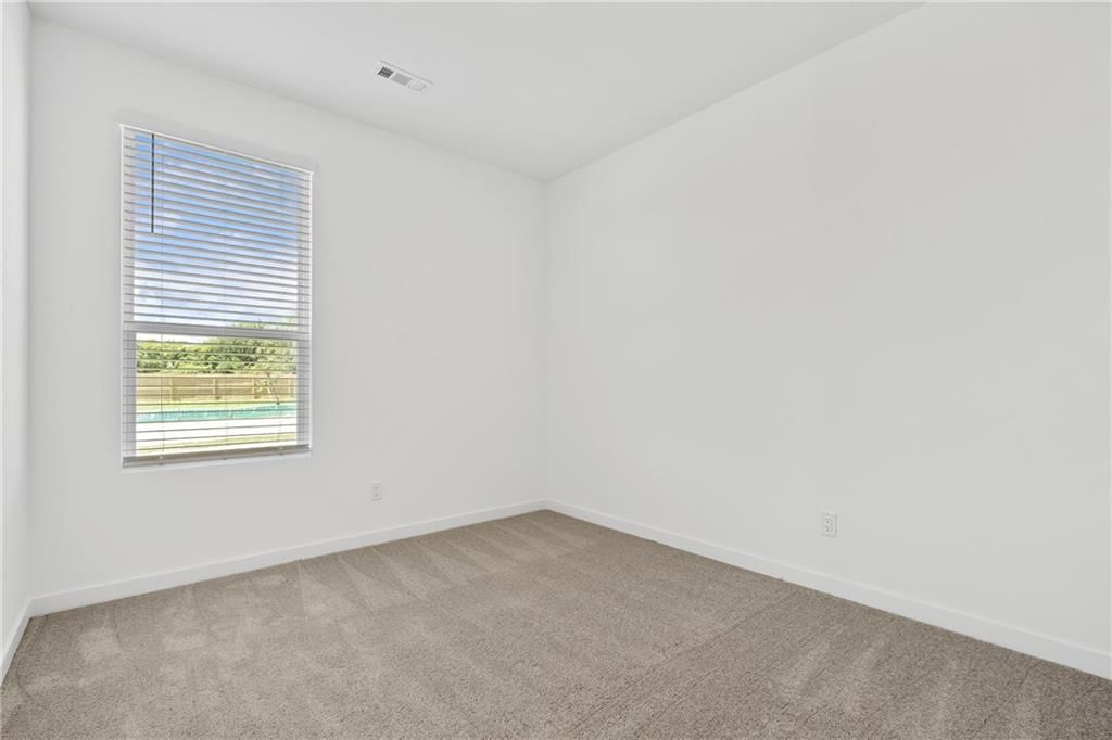 Photo 20 of 24 - 22535 W 214th Street, Spring Hill, KS 66083