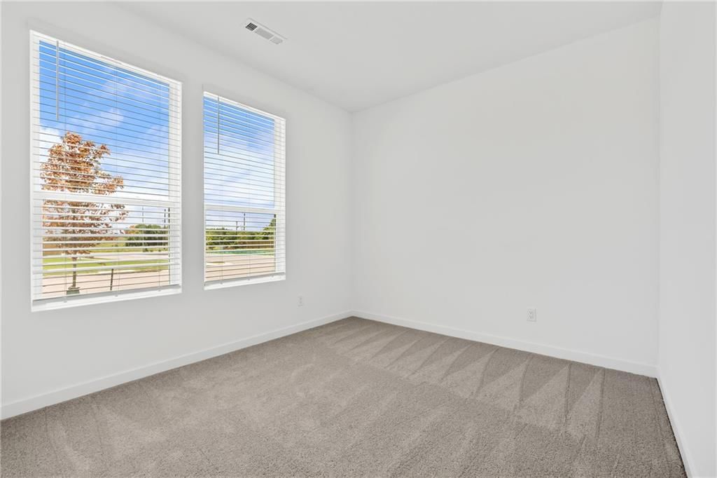 Photo 22 of 24 - 22535 W 214th Street, Spring Hill, KS 66083