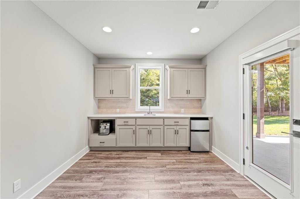 9261 Brownridge Street — photo 38