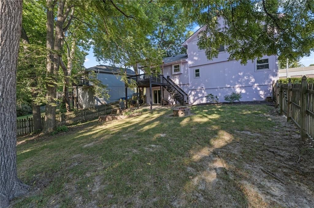 Photo 5 of 38 - 6804 Orchard Street, Pleasant Valley, MO 64068