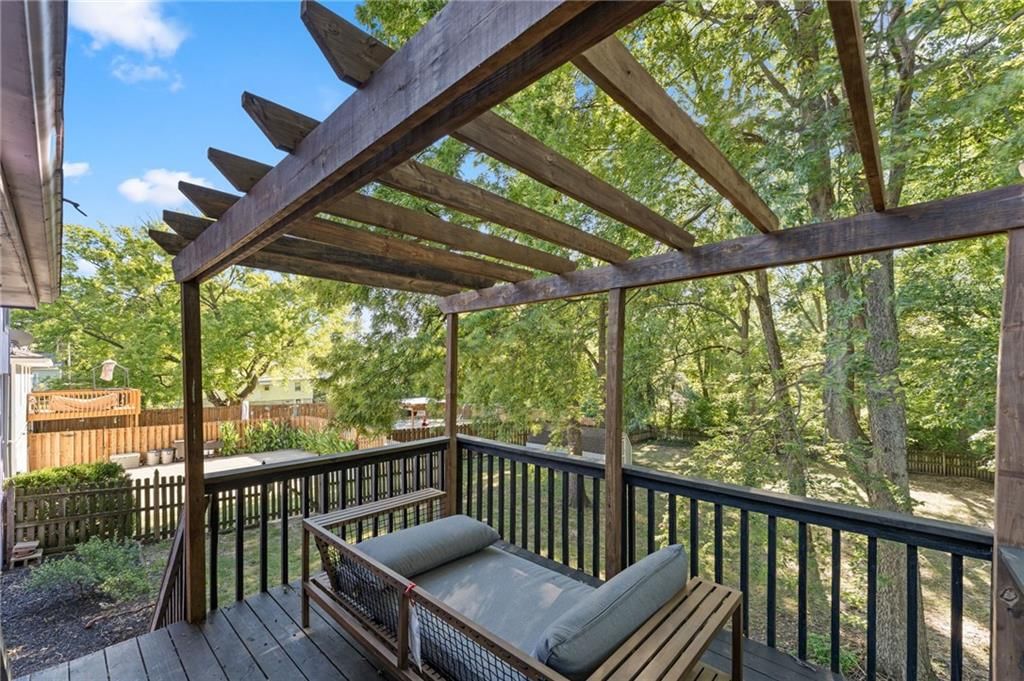 Photo 7 of 38 - 6804 Orchard Street, Pleasant Valley, MO 64068