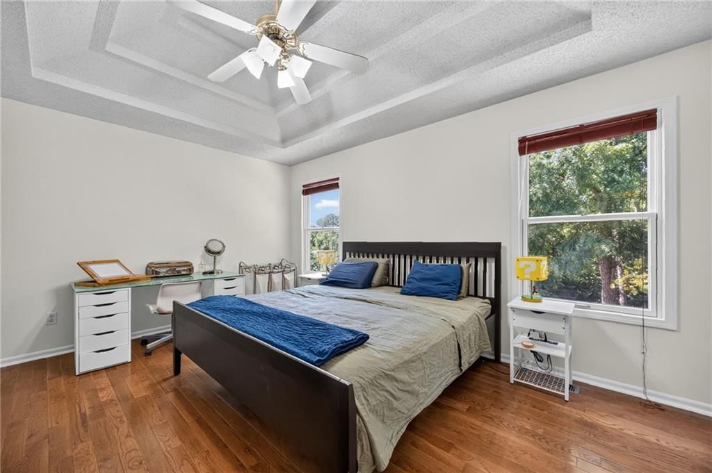 Photo 20 of 38 - 6804 Orchard Street, Pleasant Valley, MO 64068