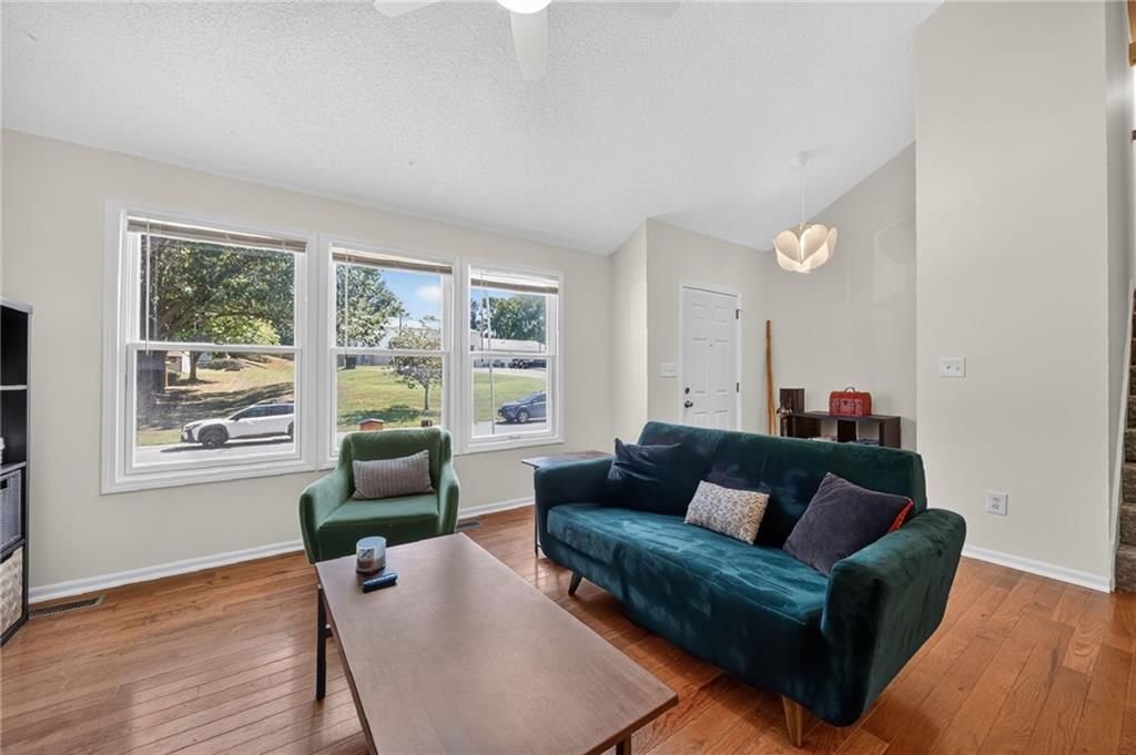 Photo 31 of 38 - 6804 Orchard Street, Pleasant Valley, MO 64068
