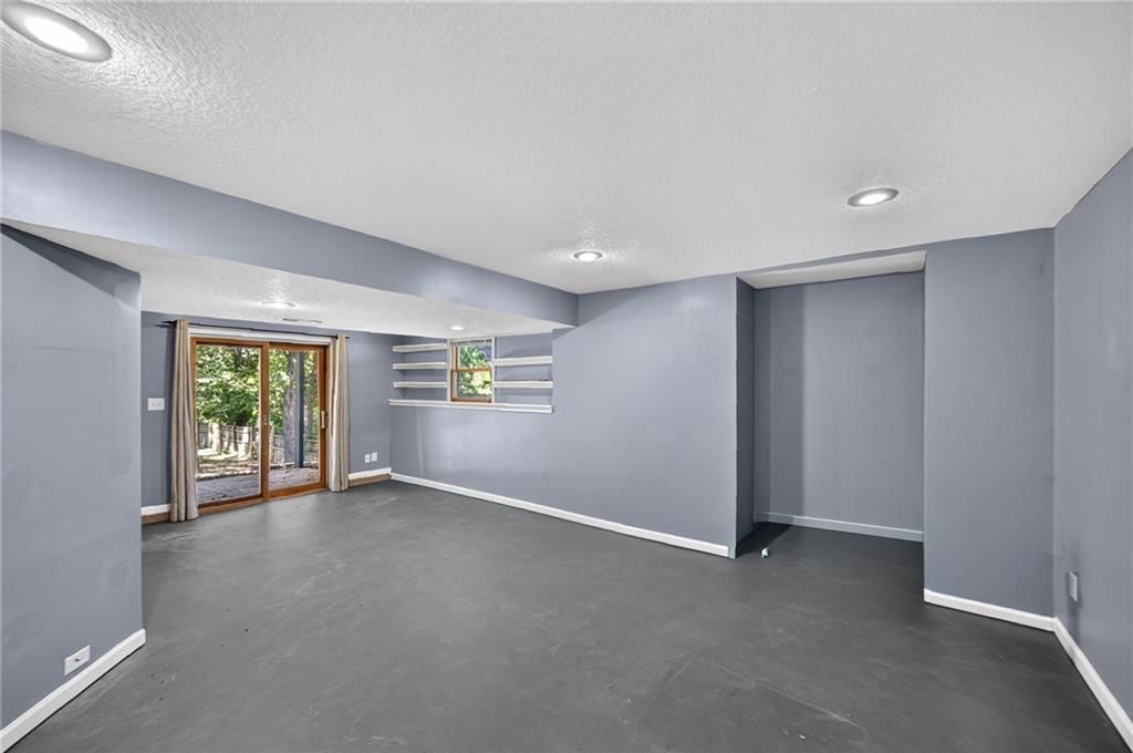 Photo 36 of 38 - 6804 Orchard Street, Pleasant Valley, MO 64068