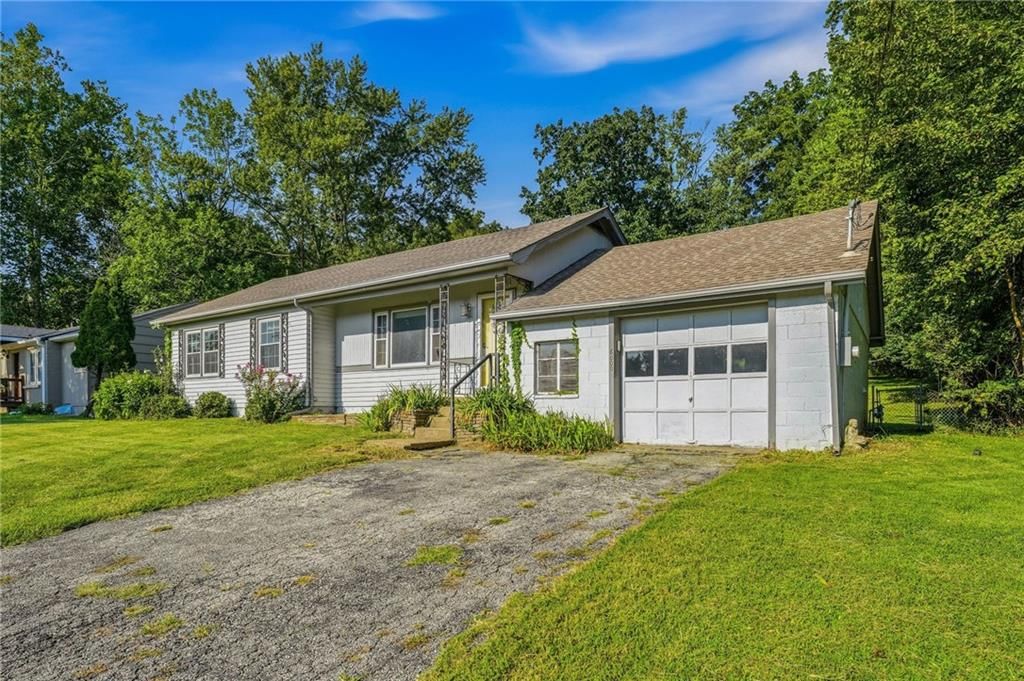 Photo 4 of 37 - 6000 Arlington Avenue, Kansas City, MO 64133