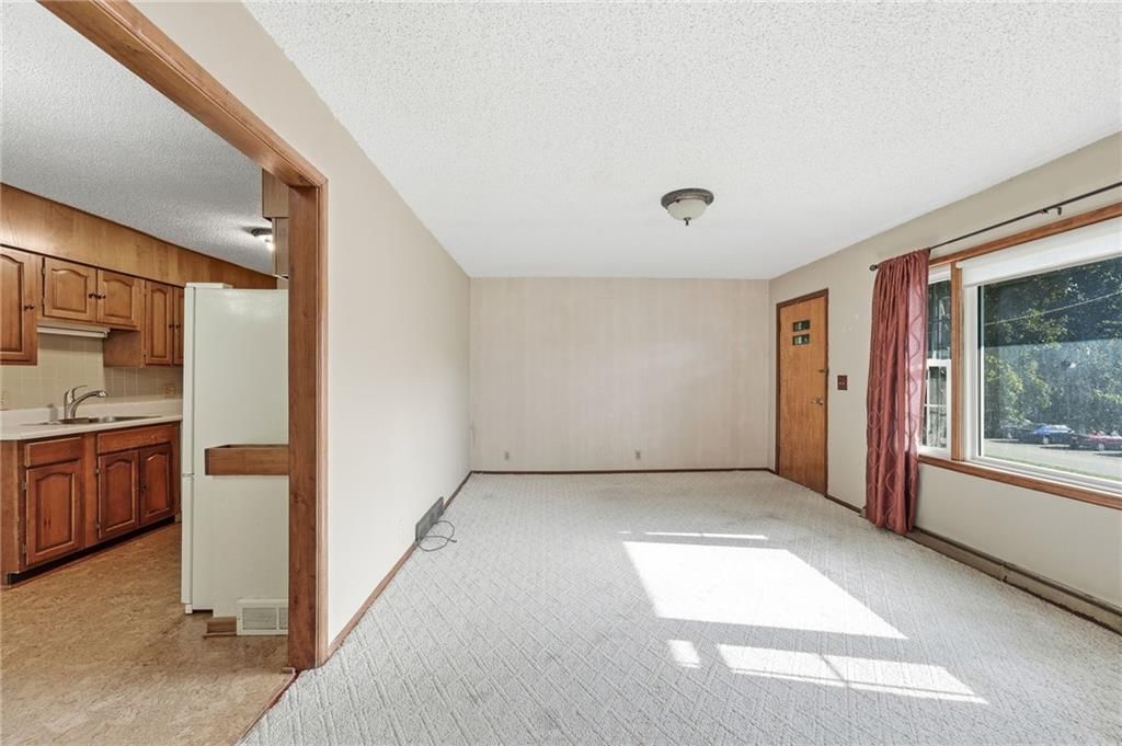Photo 7 of 37 - 6000 Arlington Avenue, Kansas City, MO 64133