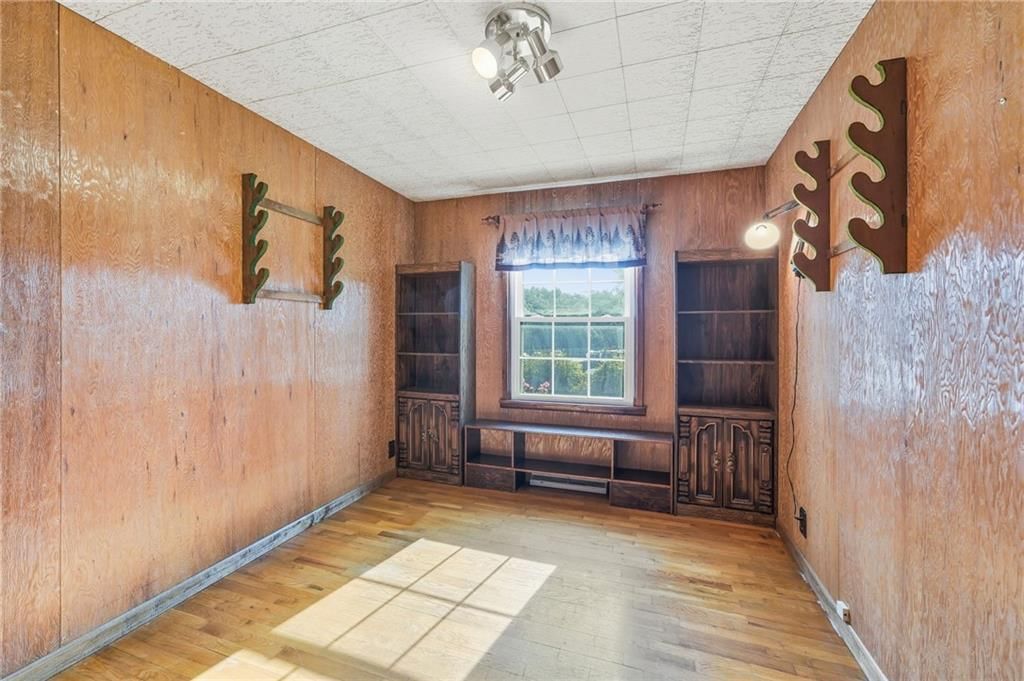 Photo 24 of 37 - 6000 Arlington Avenue, Kansas City, MO 64133
