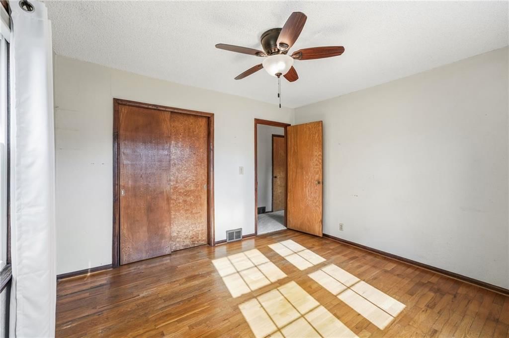 Photo 20 of 37 - 6000 Arlington Avenue, Kansas City, MO 64133