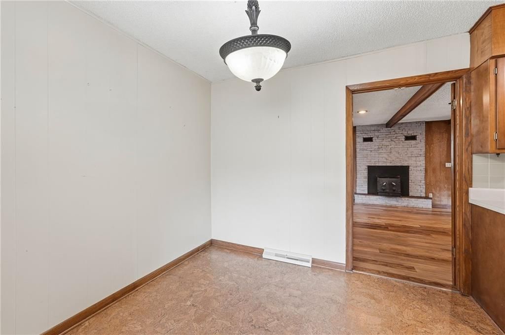 Photo 14 of 37 - 6000 Arlington Avenue, Kansas City, MO 64133