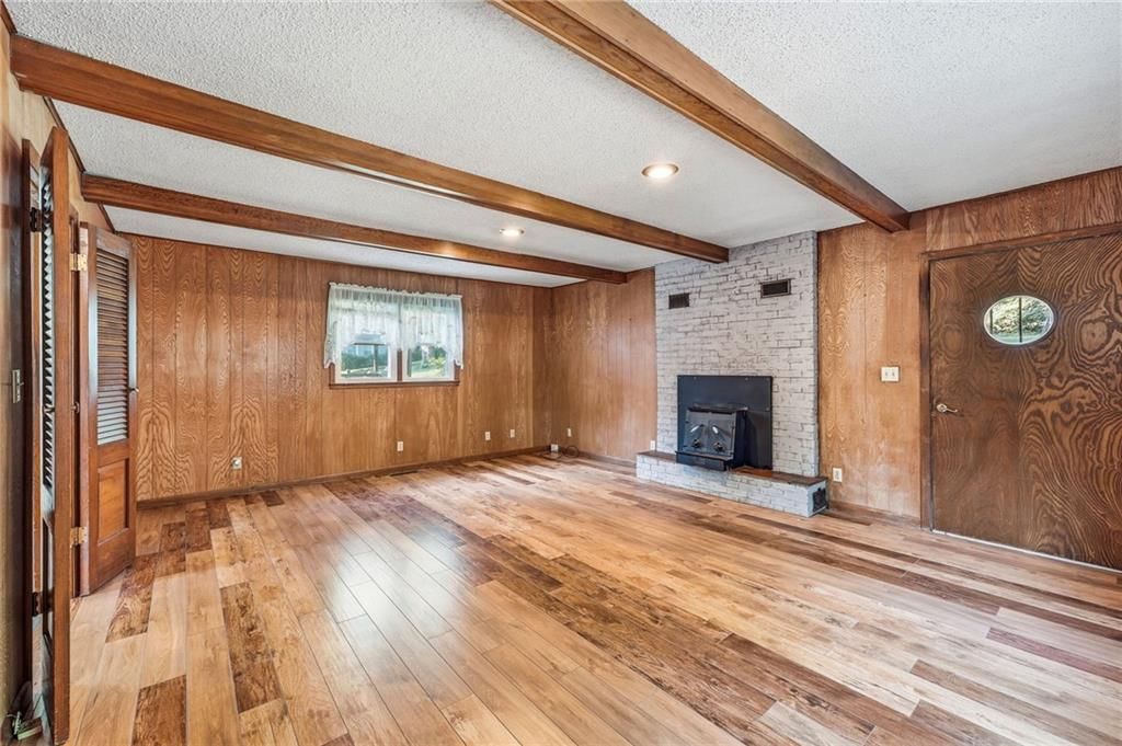 Photo 16 of 37 - 6000 Arlington Avenue, Kansas City, MO 64133