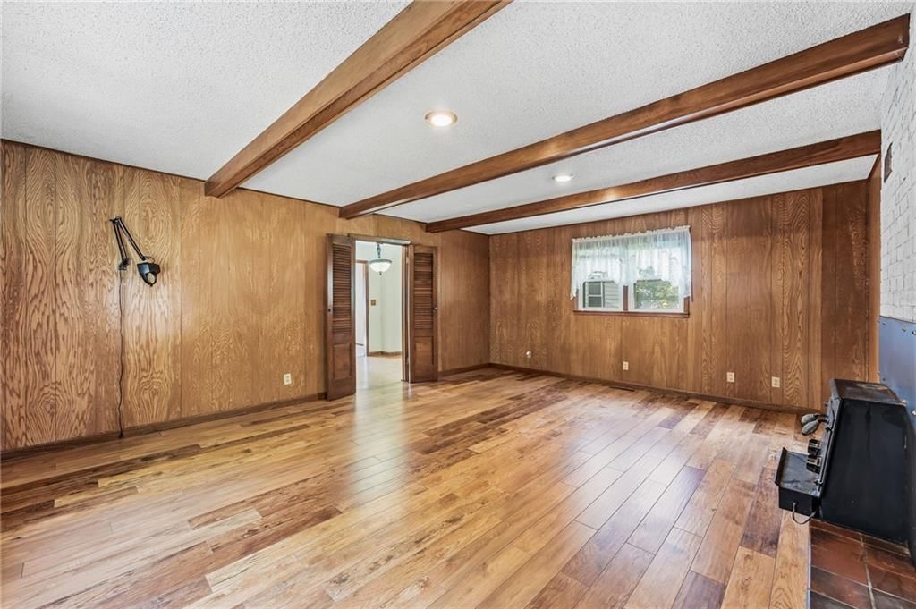 Photo 17 of 37 - 6000 Arlington Avenue, Kansas City, MO 64133