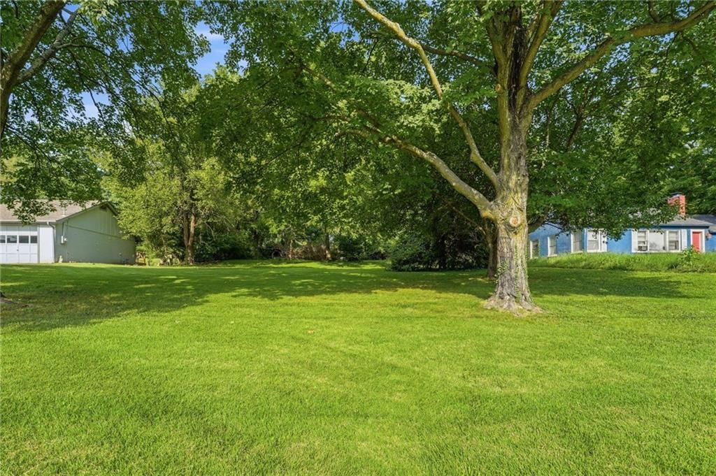 Photo 33 of 37 - 6000 Arlington Avenue, Kansas City, MO 64133