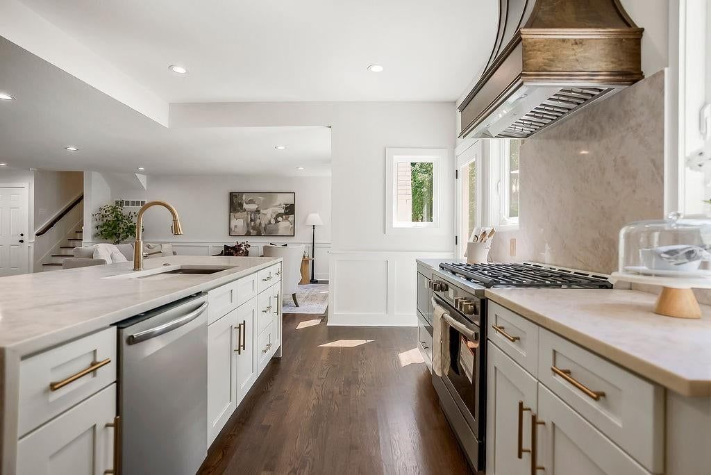 10120 Glenwood Street — photo 14